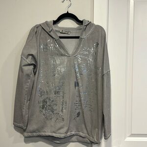 Casual femme fatale hoodie.